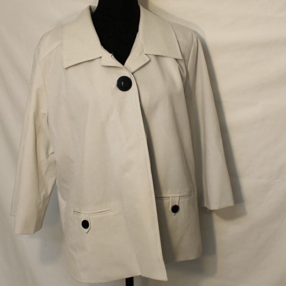 La Vita White with Black Striped Blazer Jacket Woman Size XL 3/4 Sleeve Button